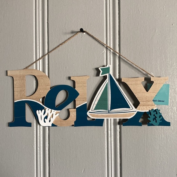 NWT Coastal Wooden RELAX Decoration Sign w/ Coral 🪸 & Sailboat ⛵️ - Picture 13 of 17